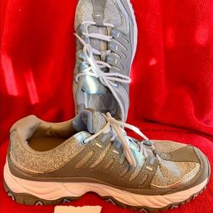 Avia womens athletic shoe size 7 used fair condition